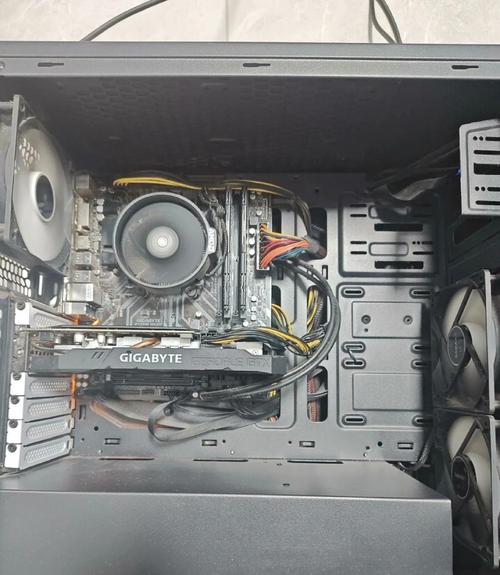 曾经备受瞩目的技嘉450GTX，其性能与散热设计如何？  第3张