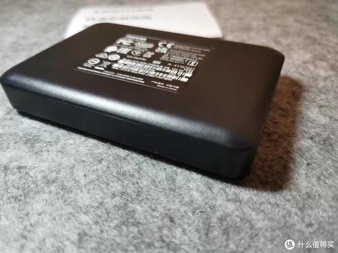 为何选金属材质移动硬盘？看其外观质感与诸多优势  第4张