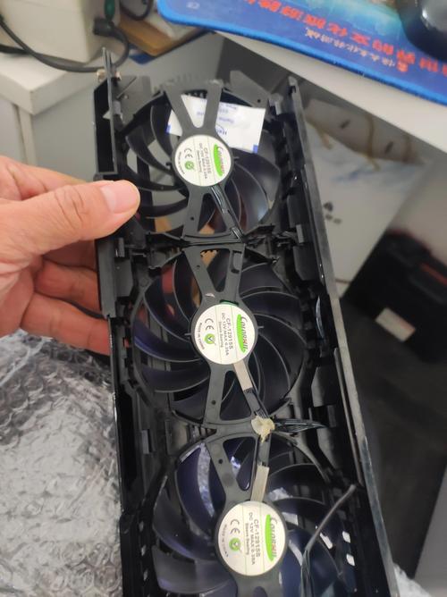 GTX1080显卡风冷散热优势尽显，成本低又稳定  第7张