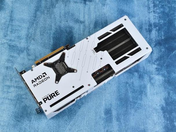 华硕GTX460显卡声名显赫，凭何立足竞争激烈的硬件市场？
