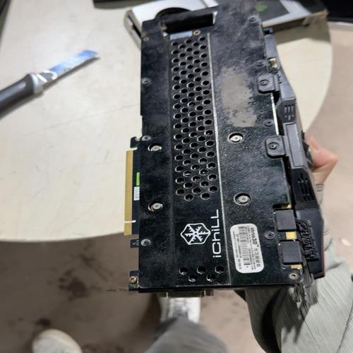 GTX980供电系统揭秘：双8pin接口如何保障高性能运行？  第7张