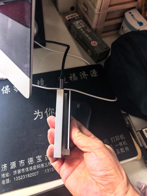 苹果与英特尔联合推出雷电移动硬盘接口，传输快且兼容多协议  第7张