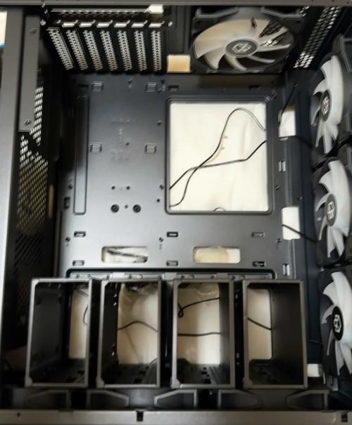 机箱后线与硬盘问题致机箱盖难合，原因及解决方法详述  第5张