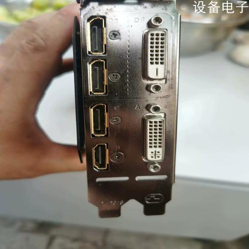 开箱技嘉GTX970显卡，感受其包装魅力与内部配件