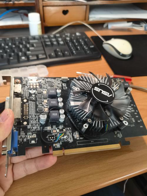华硕GTX550TI GPuz显卡：曾受好评，如今却暴露这些局限性？  第8张