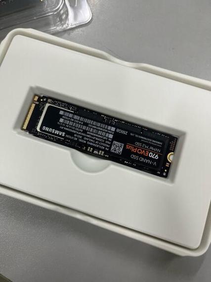 三星120G固态硬盘特性与不足，不同场景性能表现大揭秘