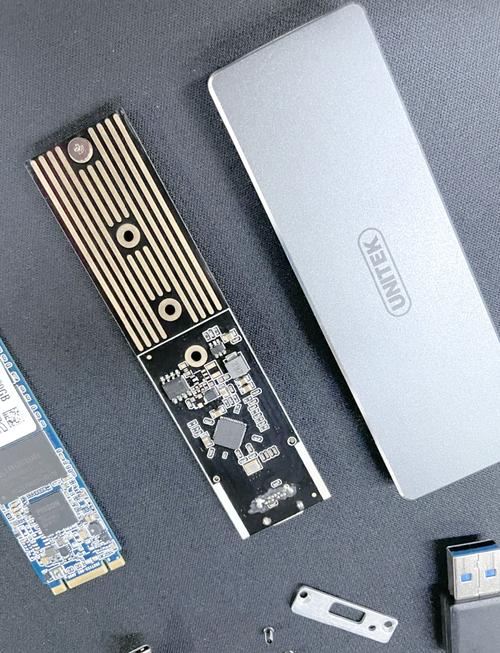 将64G固态硬盘改造成U盘，实用又有趣，附详细改造事宜