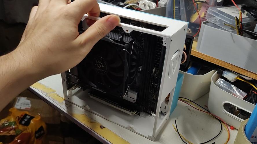 将GTX1080装入ITX机箱面临挑战，如何挑选适配机箱？