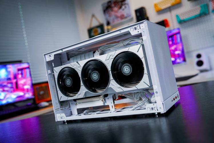 将GTX1080装入ITX机箱面临挑战，如何挑选适配机箱？  第2张