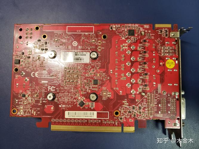 GTX 1080显卡：红色PCB设计独树一帜，多方面性能卓越  第4张