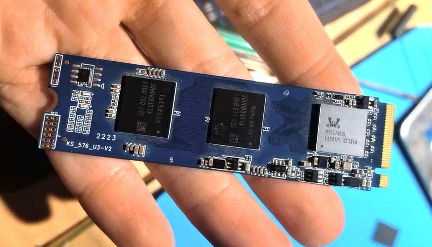 电子设备存储领域：128GB闪存与500GB硬盘的特点分析  第4张