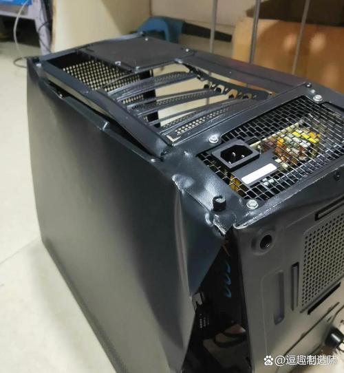 至睿怒舰dx7机箱：无固态硬盘安装空间，安装使用太糟心  第4张