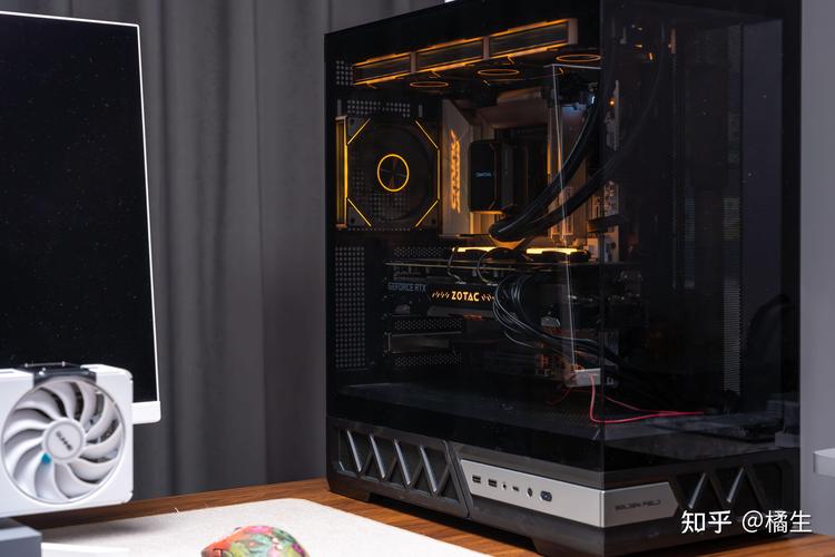 采用迷你机箱配置GTX980显卡，这种巧妙组合有何独特之处？