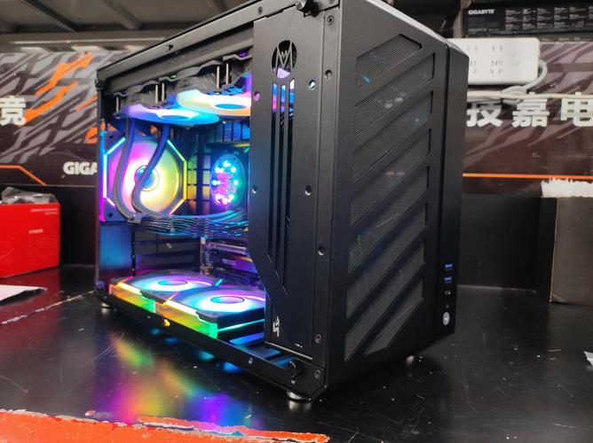 采用迷你机箱配置GTX980显卡，这种巧妙组合有何独特之处？  第7张