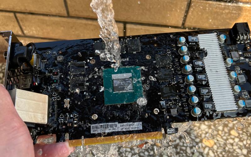 深入拆解GTX 980显卡：了解内部结构及保养维修要点