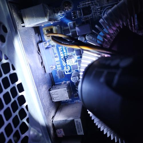 GTX480显卡拆解全攻略：准备工作与固定螺丝拆卸要点  第8张