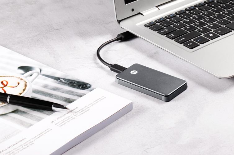 移动硬盘SSD：兼具便携与高速读写，多方面优势显著  第3张
