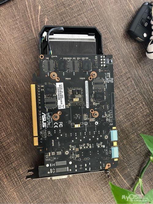 华硕GTX760显卡制造工艺精湛，PCB设计科学，焊接技术娴熟  第10张