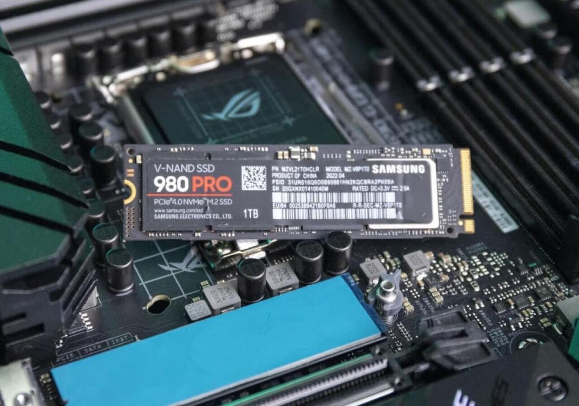 电脑存储关键部件SSD固态硬盘，三星980 PRO性能卓越  第6张