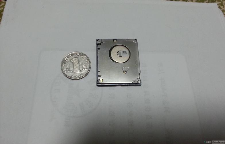 最小硬盘 当前科技潮流下，最小硬盘虽小却在特定场合发挥独特功能