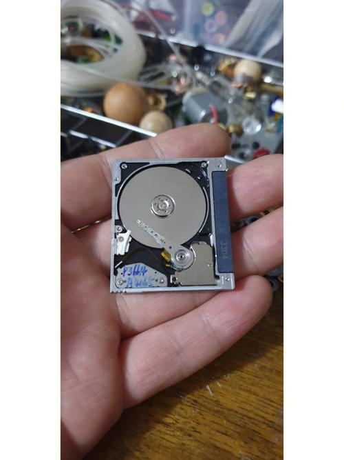 最小硬盘 当前科技潮流下，最小硬盘虽小却在特定场合发挥独特功能  第5张