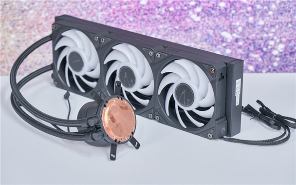 技嘉水之力GTX980显卡备受瞩目，水冷优势与性能测试全解析  第4张