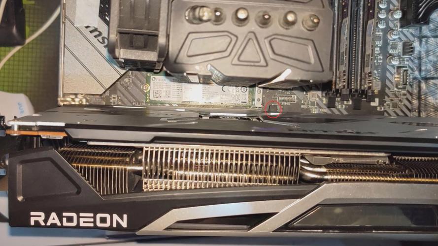 GTX670显卡卡扣作用大，关乎连接稳固与性能表现？  第1张