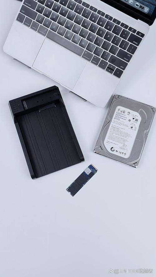 硬盘、硬盘盒与移动硬盘在数据存储传输中的关键作用及类型  第5张