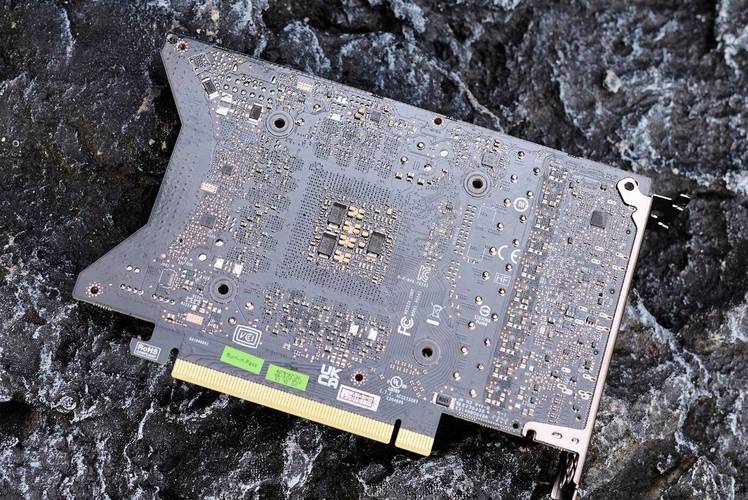 GTX960超级冰龙显卡评测：外观设计独具匠心，性能散热出色
