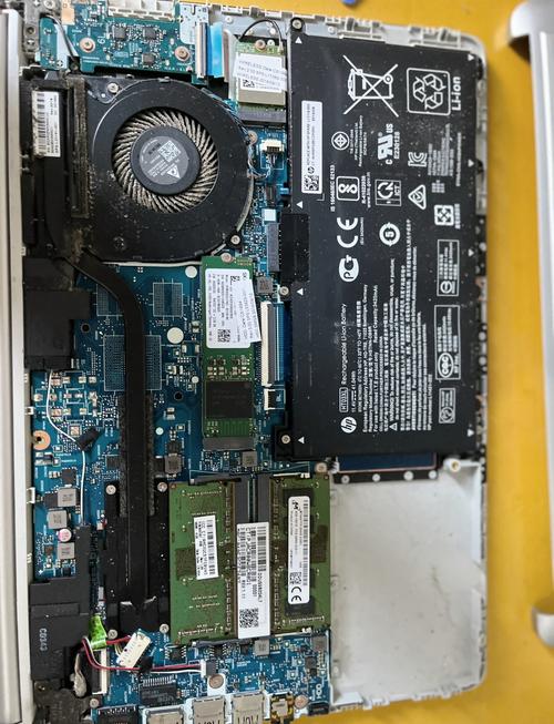 揭秘固态硬盘内存：容量影响电脑性能，价值作用大揭秘  第4张